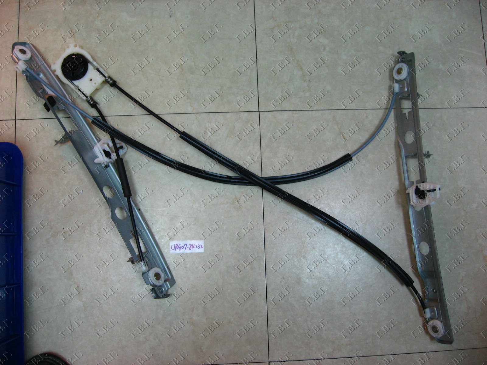 PODIZAC PREDNJEG PROZORA ELEKTRICNI (BEZ MOTORA) 3 VRATA RENAULT MEGANE SDN-H/B-L/B 2005-2008 (LM0/LM1)