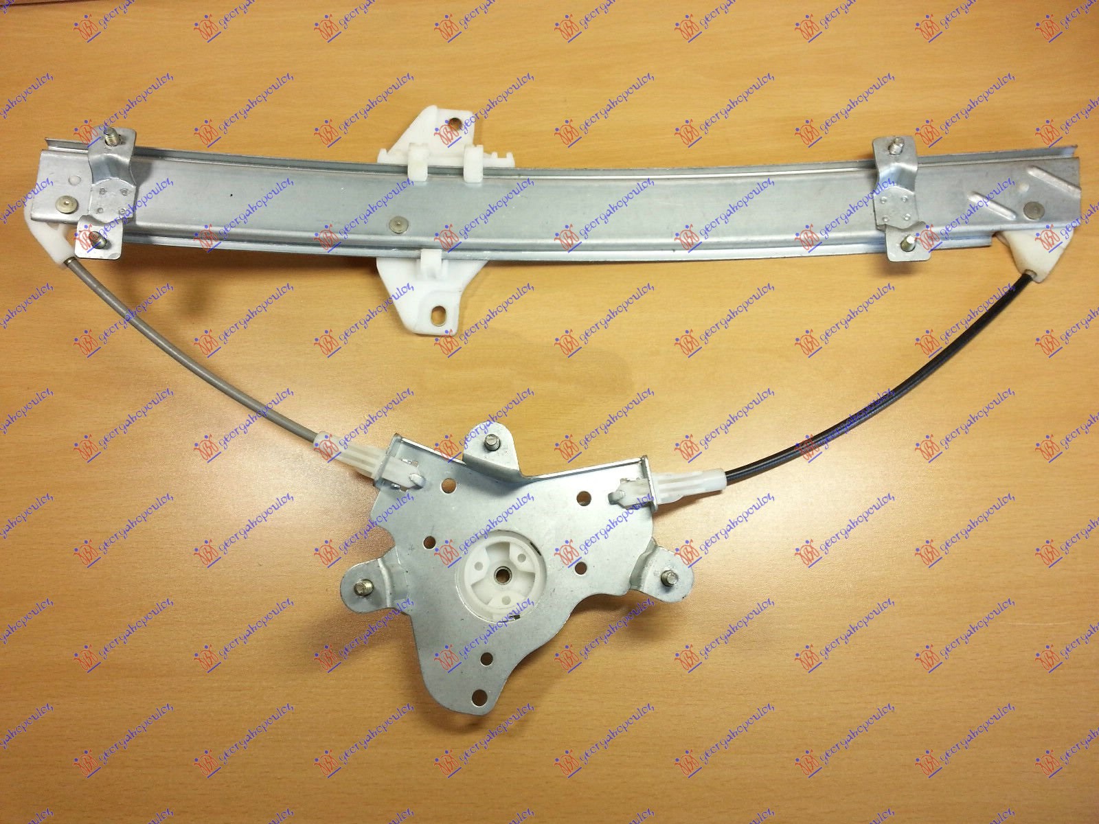 PODIZAC PREDNJEG PROZORA ELEKTRICNI (BEZ MOTORA) NOSAC MOTORA 3 ZUBA DAEWOO LANOS L/B 1997-2008 (KLAT)