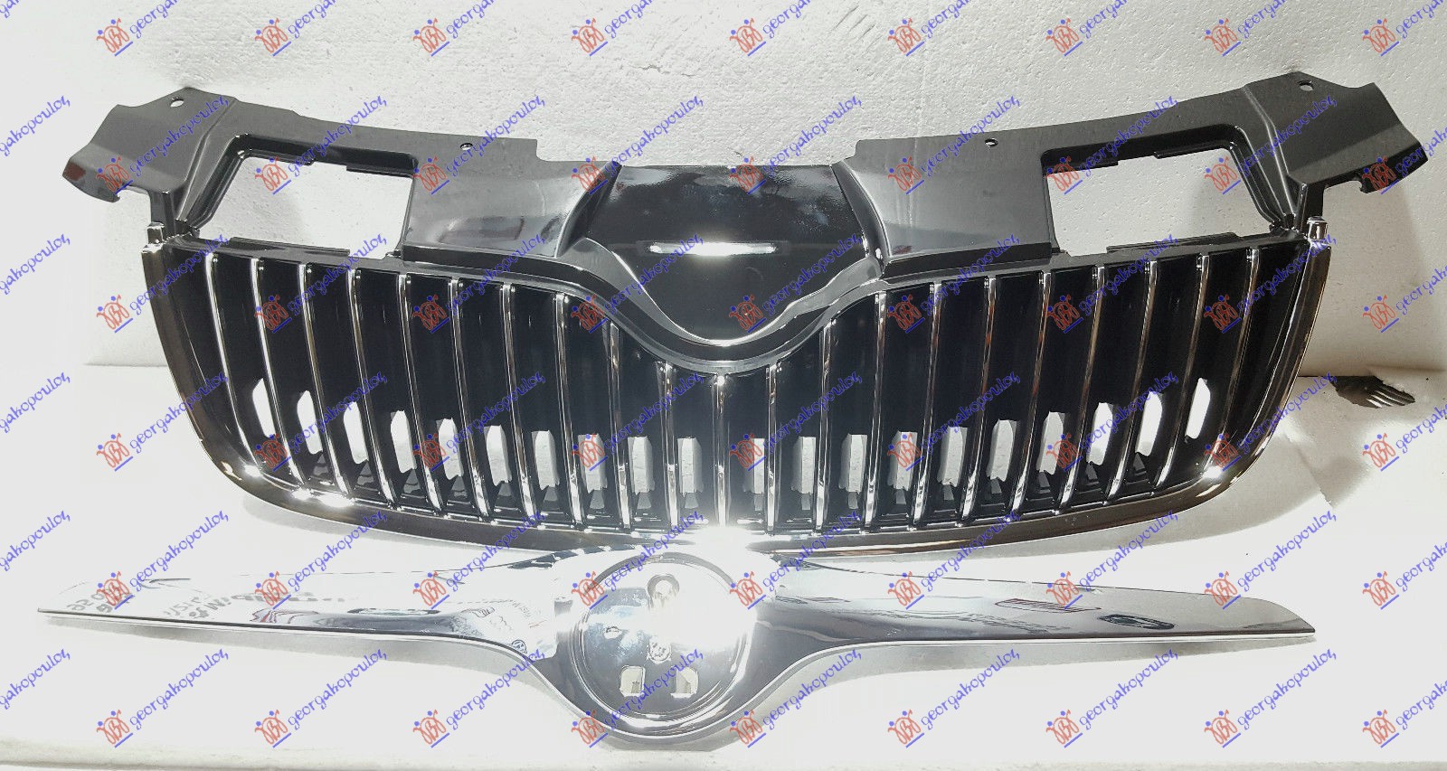 PVC MASKA KOMPLET CRNA/HROM (LAJSNA HAUBE) SKODA FABIA 2007-2010 (542/545)
