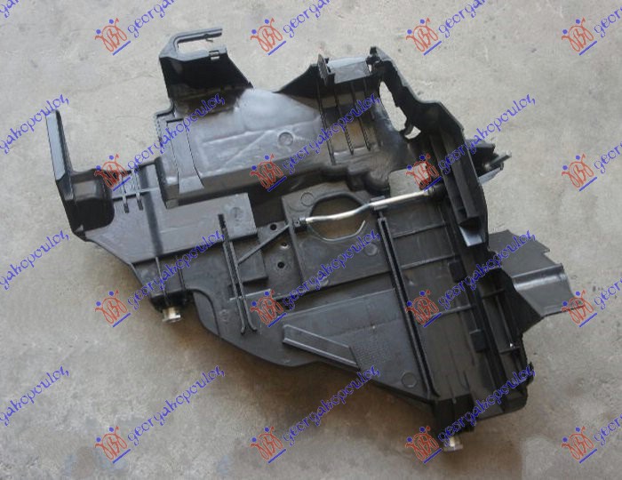 NOSAC FARA UNUTRASNJI DONJI PLASTICNI -2007 VW TOUAREG 2003-2010 (7LA/7L6/7L7)