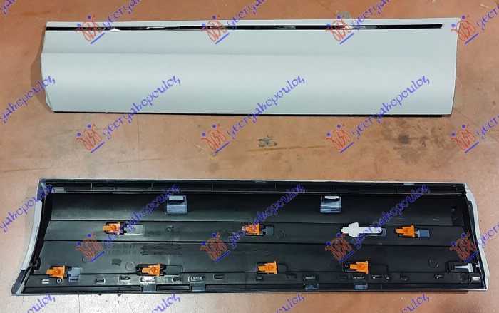 LAJSNA ZADNJIH VRATA (SA HROM LAJSNOM) AUDI Q7 2009-2015 (4LB)