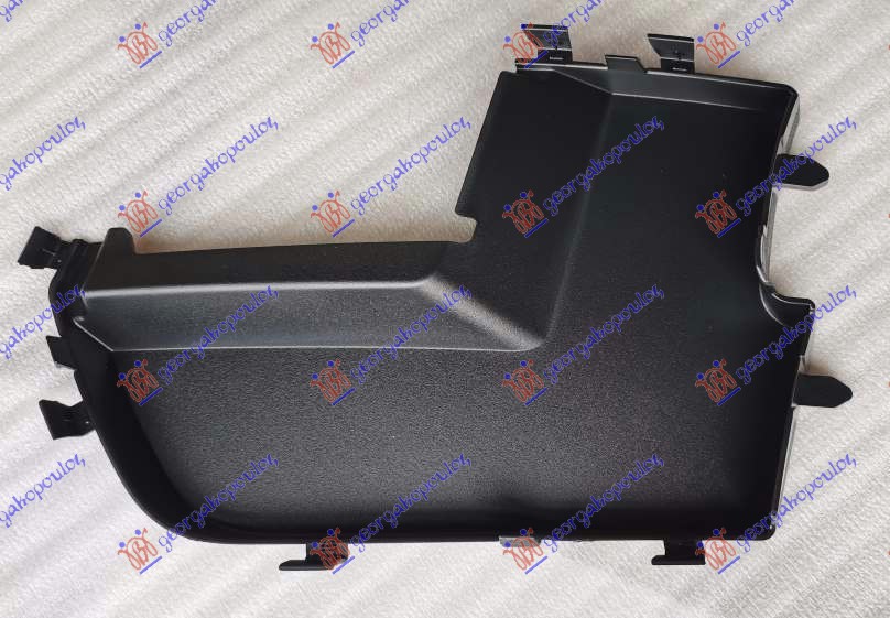 POKLOPAC RESETKE PREDNJEG BRANIKA UNUTRASNJI (S-LINE) AUDI Q5 2012-2016 (8RB)