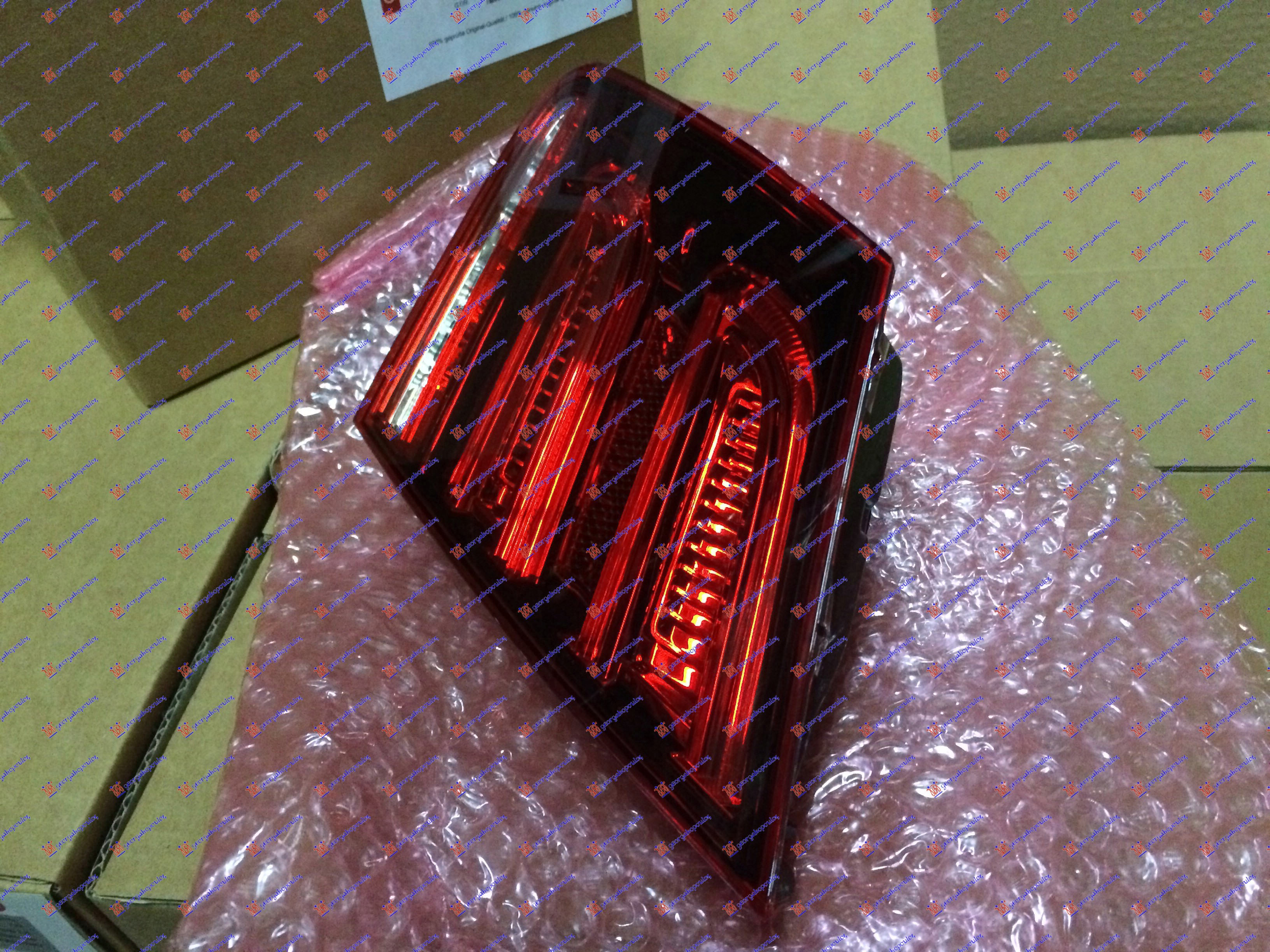 STOP LAMPA UNUTRASNJA CELA LED (CRNO KUCISTE) (ULO) MERCEDES E CLASS 2013-2016 (W212)