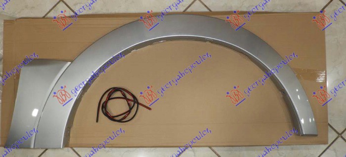 RUB PLASTICNI PREDNJEG BLATOBRANA SREBRNI MITSUBISHI PAJERO 2007-2012 (V8W/V9W)