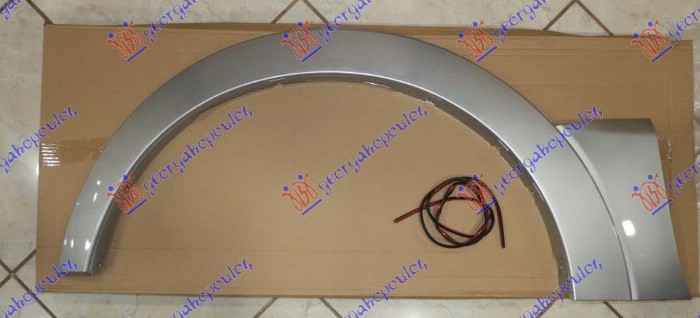 RUB PLASTICNI PREDNJEG BLATOBRANA SREBRNI MITSUBISHI PAJERO 2007-2012 (V8W/V9W)