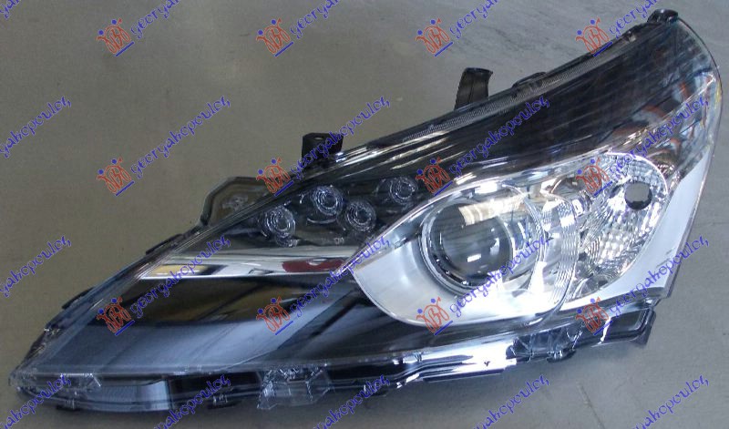 FAR XENON (ULO) TOYOTA VERSO 2013- (R2)